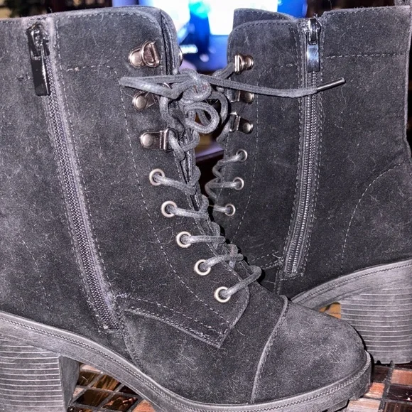 #278 NWOT ForeverSuede Black Lace-Up W combat Boots Sz 9 - Picture 5 of 8